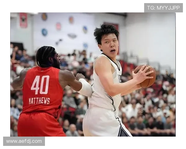 杨瀚森回应能否像拉文那样扣篮称太疯狂了